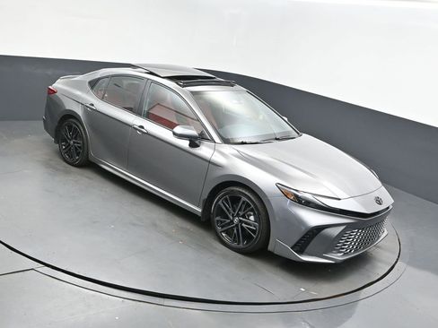 Used 2025 Toyota Camry XSE image 2