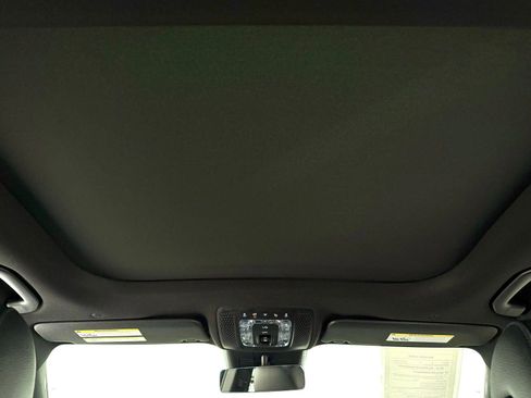 Certified 2024 Mercedes-Benz GLB 250 4MATIC image 4