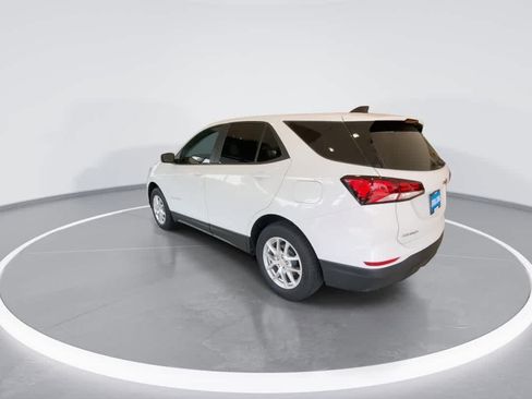 Used 2022 Chevrolet Equinox LS w/ LS Convenience Package AWD/4WD image 6