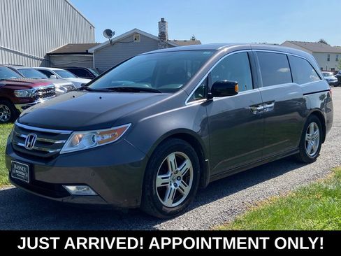 Used 2013 Honda Odyssey Touring image 1