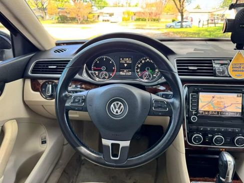Used 2012 Volkswagen Passat TDI SEL Premium image 22