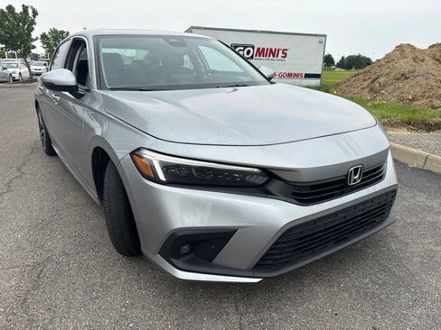 Used 2022 Honda Civic Touring image 13