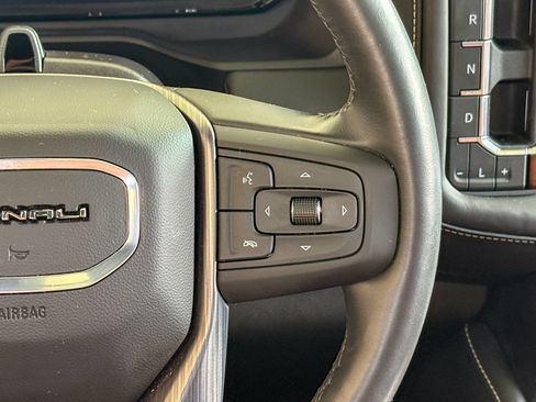 Used 2023 GMC Yukon XL Denali Ultimate AWD/4WD image 23