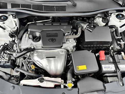 Used 2015 Toyota Camry XSE w/ Moonroof Package FWD image 25