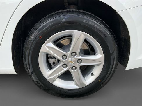 Used 2024 Chevrolet Malibu LT image 8