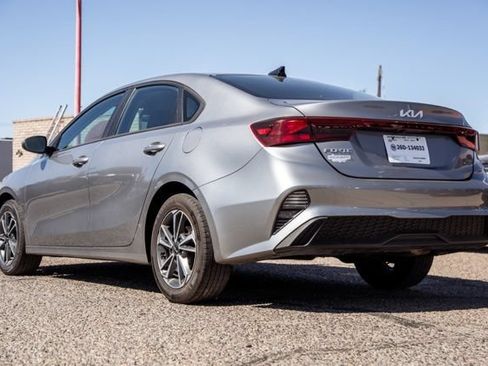 Used 2023 Kia Forte LXS FWD image 7