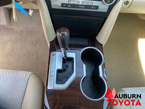 Used 2012 Toyota Camry XLE FWD image 29