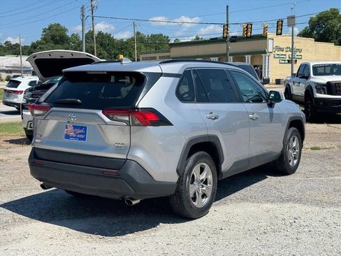 Used 2022 Toyota RAV4 XLE AWD/4WD image 3