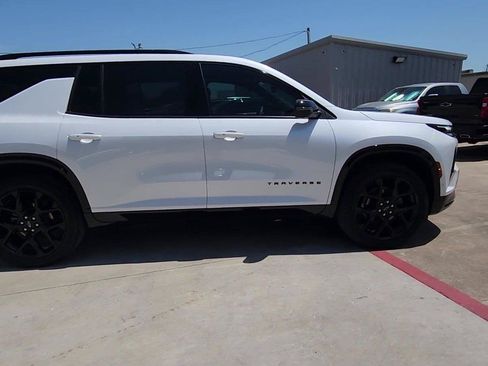 Used 2024 Chevrolet Traverse RS FWD image 9