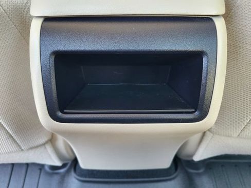 Used 2013 Toyota Camry LE FWD image 18