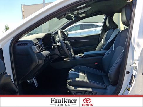 Used 2026 Toyota Camry SE FWD image 12