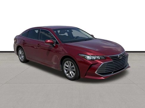 Used 2021 Toyota Avalon XLE FWD image 3