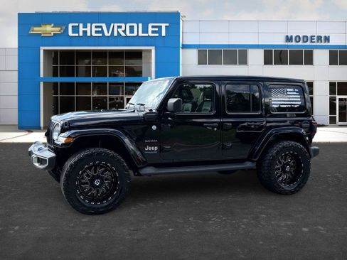 Used 2022 Jeep Wrangler Unlimited Sahara w/ Cold Weather Group AWD/4WD image 1