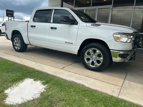 Used 2023 RAM 1500 Lone Star AWD/4WD image 2