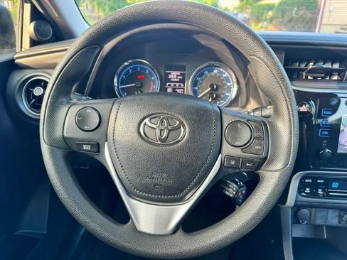 Used 2019 Toyota Corolla LE FWD image 12