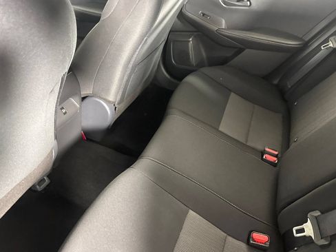 Used 2025 Nissan Sentra SV FWD image 9
