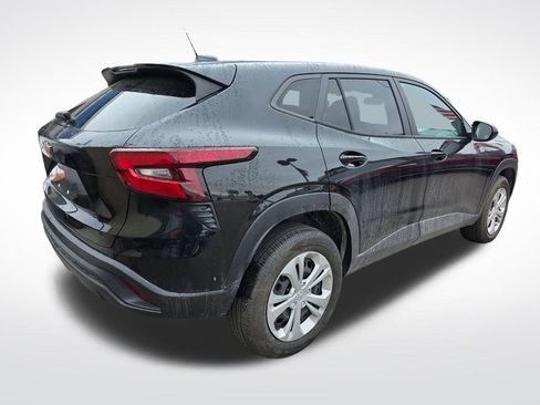 Used 2024 Chevrolet Trax LS FWD image 5