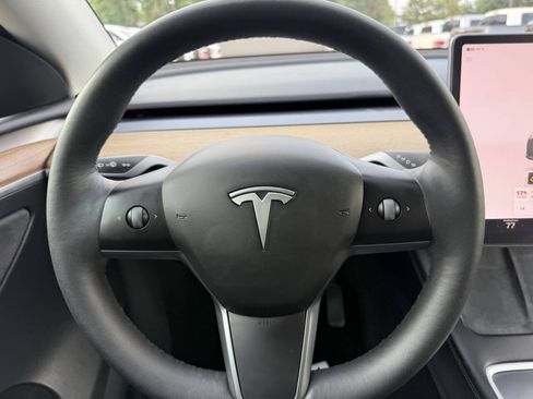 Used 2023 Tesla Model Y AWD image 24