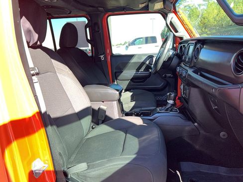 Used 2018 Jeep Wrangler Unlimited Sport image 23