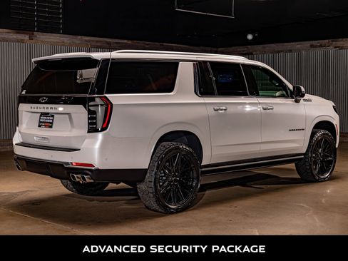 Used 2025 Chevrolet Suburban High Country image 10