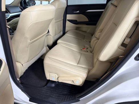 Used 2014 Toyota Highlander XLE image 23