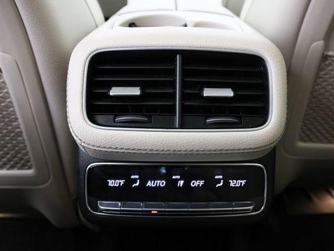 Used 2021 Mercedes-Benz GLS 450 4MATIC image 23