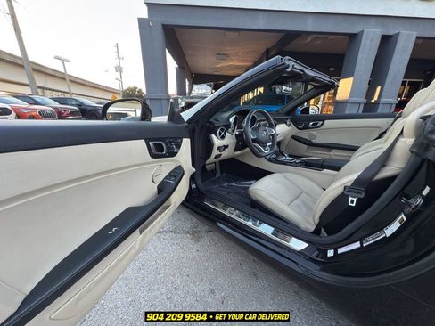 Used 2018 Mercedes-Benz SLC 300 image 23