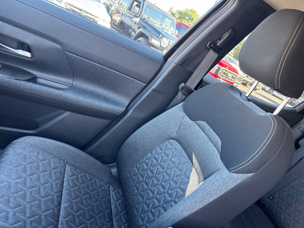 Used 2026 Nissan Kicks SV FWD image 15