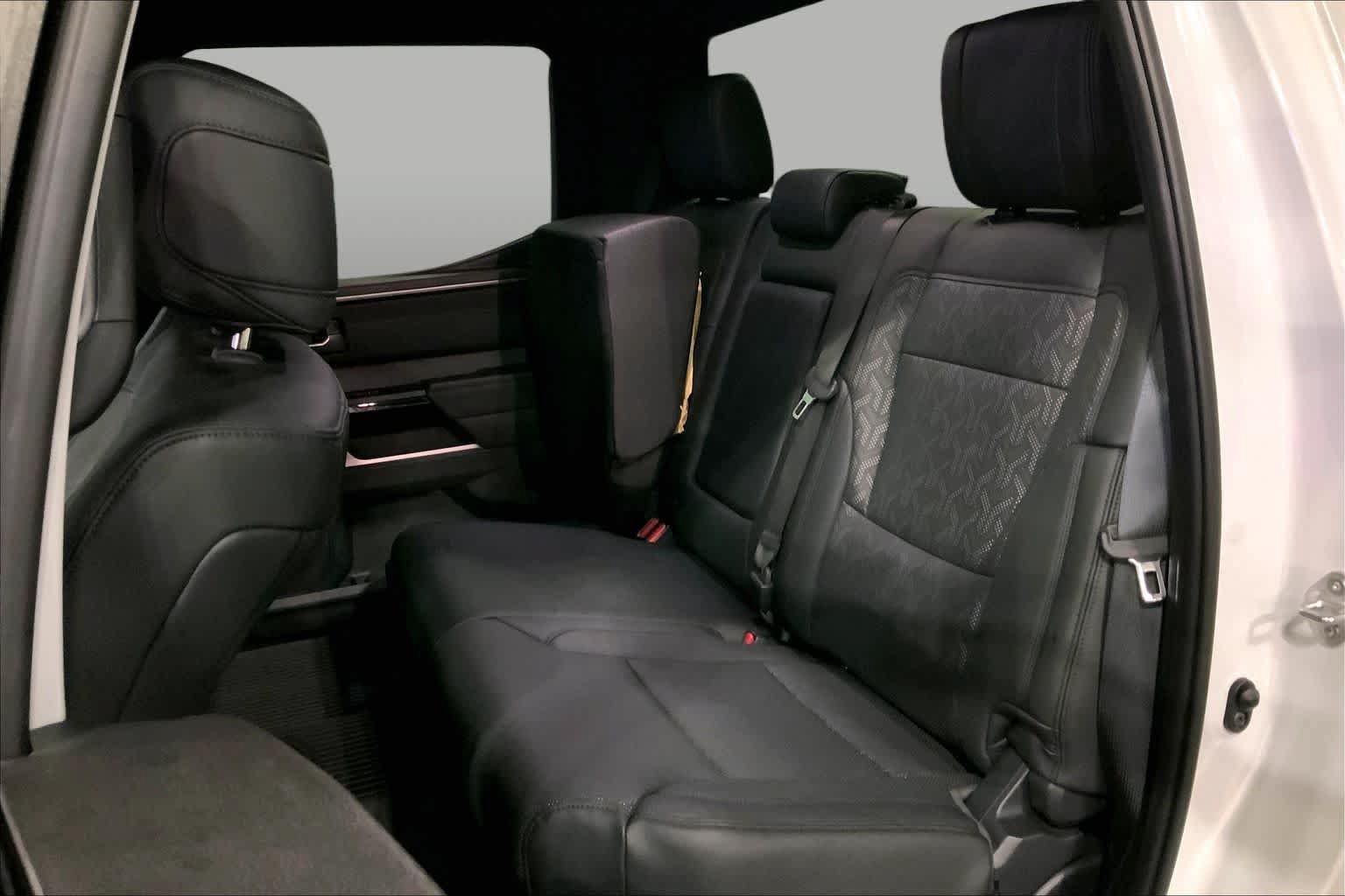 Used 2025 Toyota Tundra Limited AWD/4WD image 19