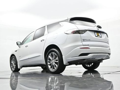 Used 2022 Buick Enclave Avenir w/ Avenir Technology Package AWD/4WD image 22