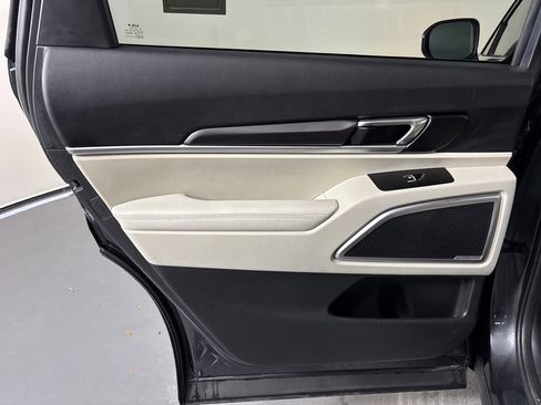 Certified 2024 Kia Telluride S w/ S Sunroof Package image 33