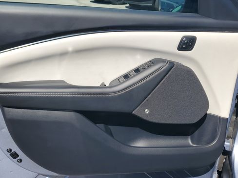 Used 2022 Ford Mustang Mach-E Premium image 26