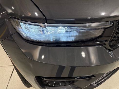 New 2025 Jeep Grand Cherokee Limited w/ Black Appearance Package image 13