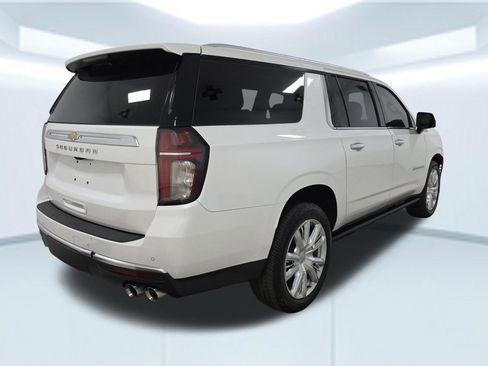 Used 2022 Chevrolet Suburban High Country RWD image 5