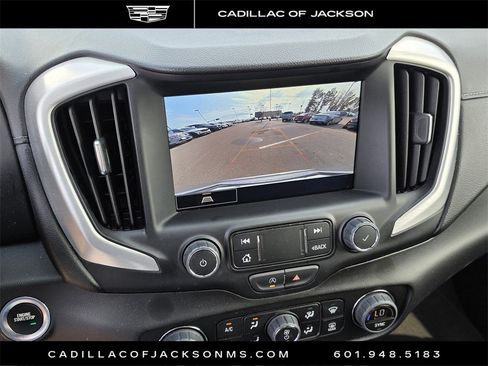 Used 2024 GMC Terrain SLT image 11