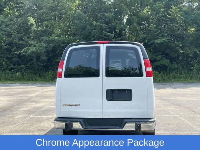 Used 2025 Chevrolet Express 2500 w/ Driver Convenience Package RWD image 4