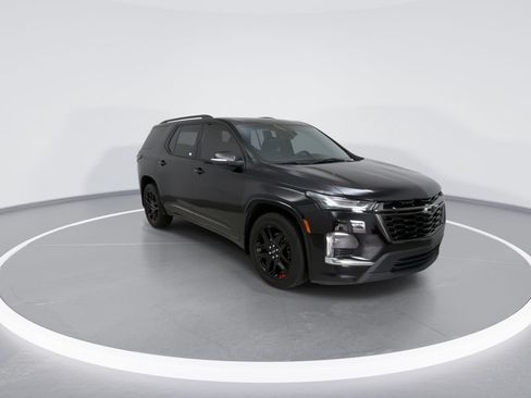 Used 2022 Chevrolet Traverse Premier w/ Redline Edition AWD/4WD image 2