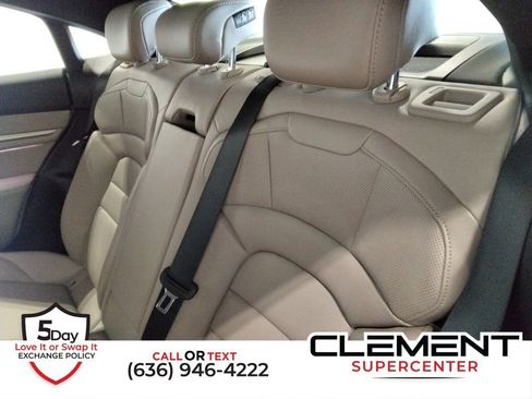 Used 2022 Porsche Taycan image 31