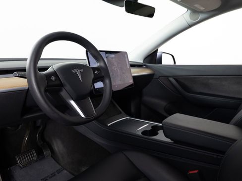 Used 2021 Tesla Model Y Long Range AWD/4WD image 13
