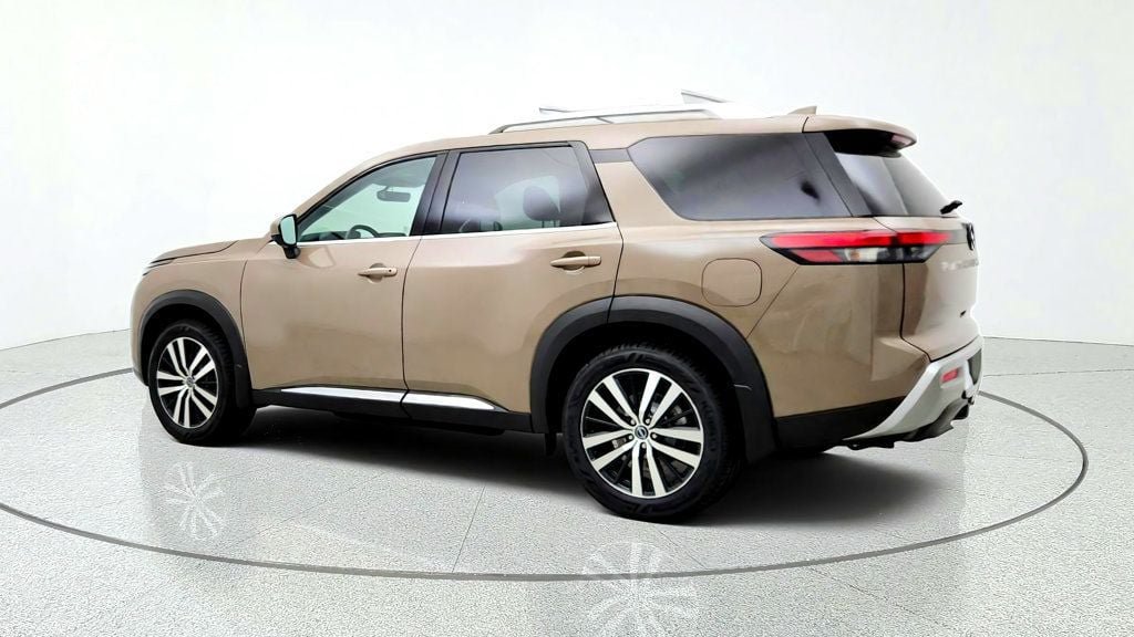 Used 2023 Nissan Pathfinder Platinum AWD/4WD image 7