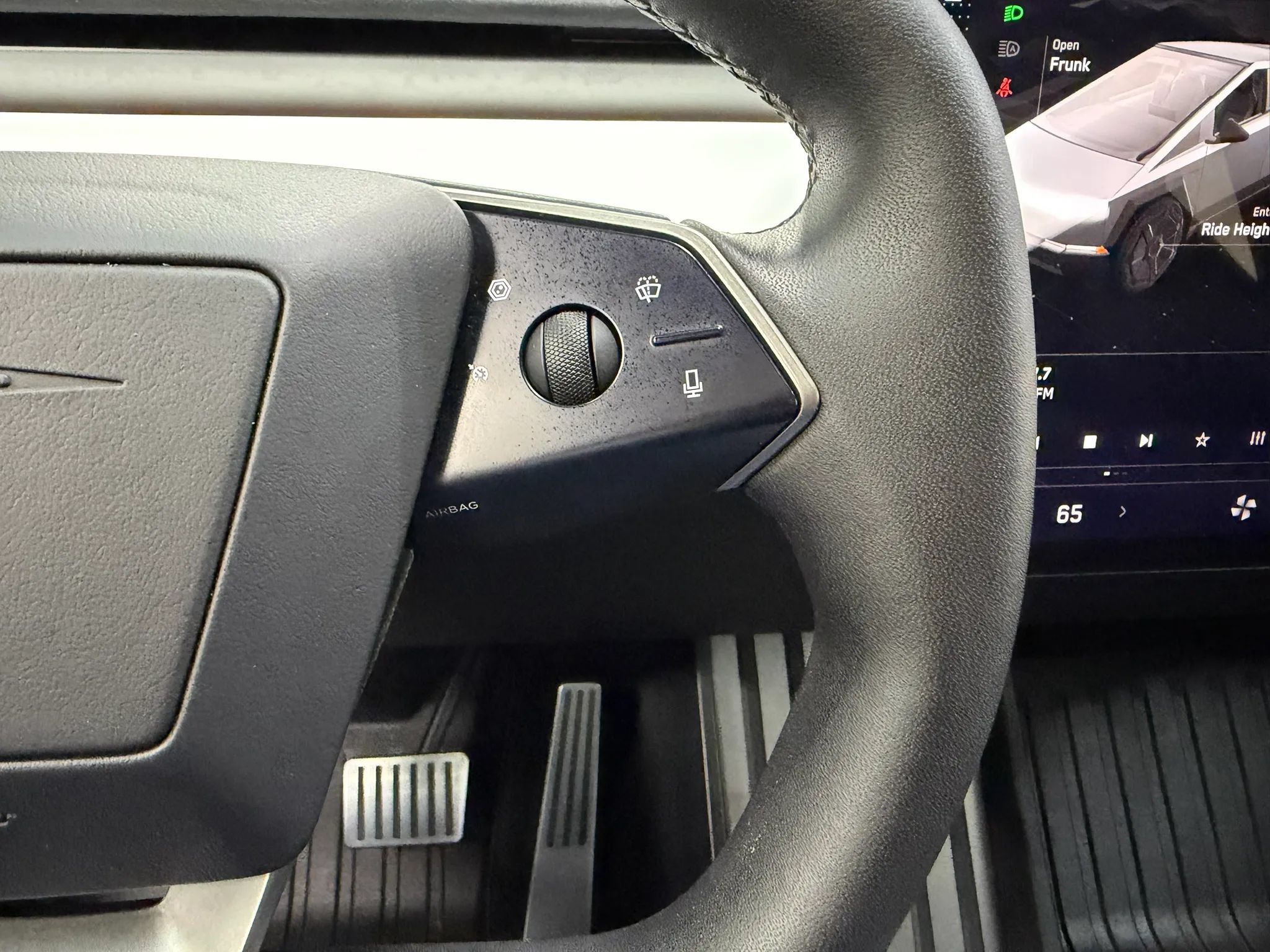 Used 2024 Tesla Cybertruck Cyberbeast AWD/4WD image 27