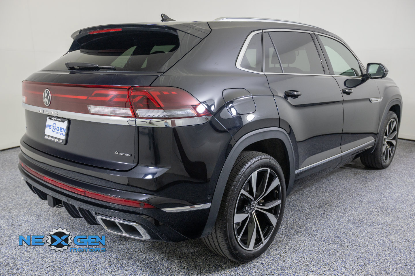 Used 2024 Volkswagen Atlas Cross Sport SEL Premium R-Line AWD/4WD image 8