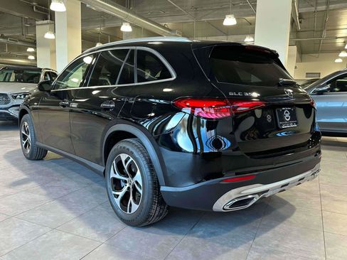 Used 2025 Mercedes-Benz GLC 350e 4MATIC image 4