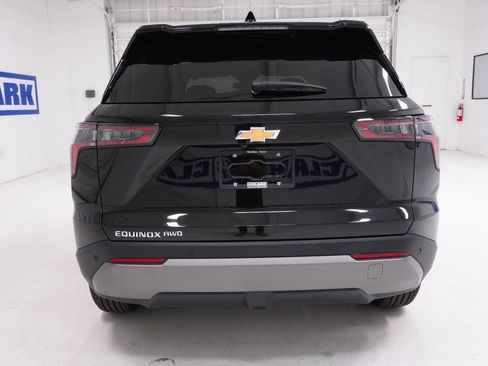 New 2026 Chevrolet Equinox LT AWD/4WD image 6