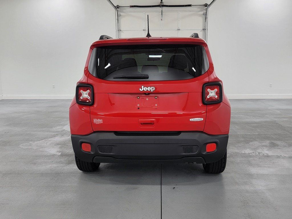 Used 2018 Jeep Renegade Latitude FWD image 7