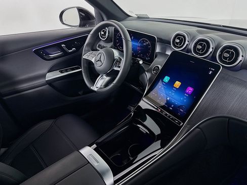 Certified 2025 Mercedes-Benz GLC 300 image 16