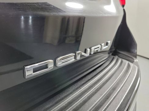 Used 2023 GMC Yukon Denali Ultimate AWD/4WD image 6