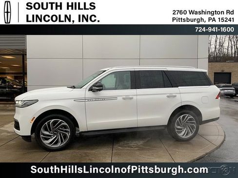 New 2026 Lincoln Navigator Premiere AWD/4WD image 8
