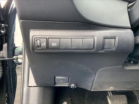 Certified 2024 Toyota Corolla SE FWD image 33