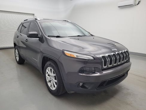 Used 2016 Jeep Cherokee Latitude w/ Cold Weather Group AWD/4WD image 13